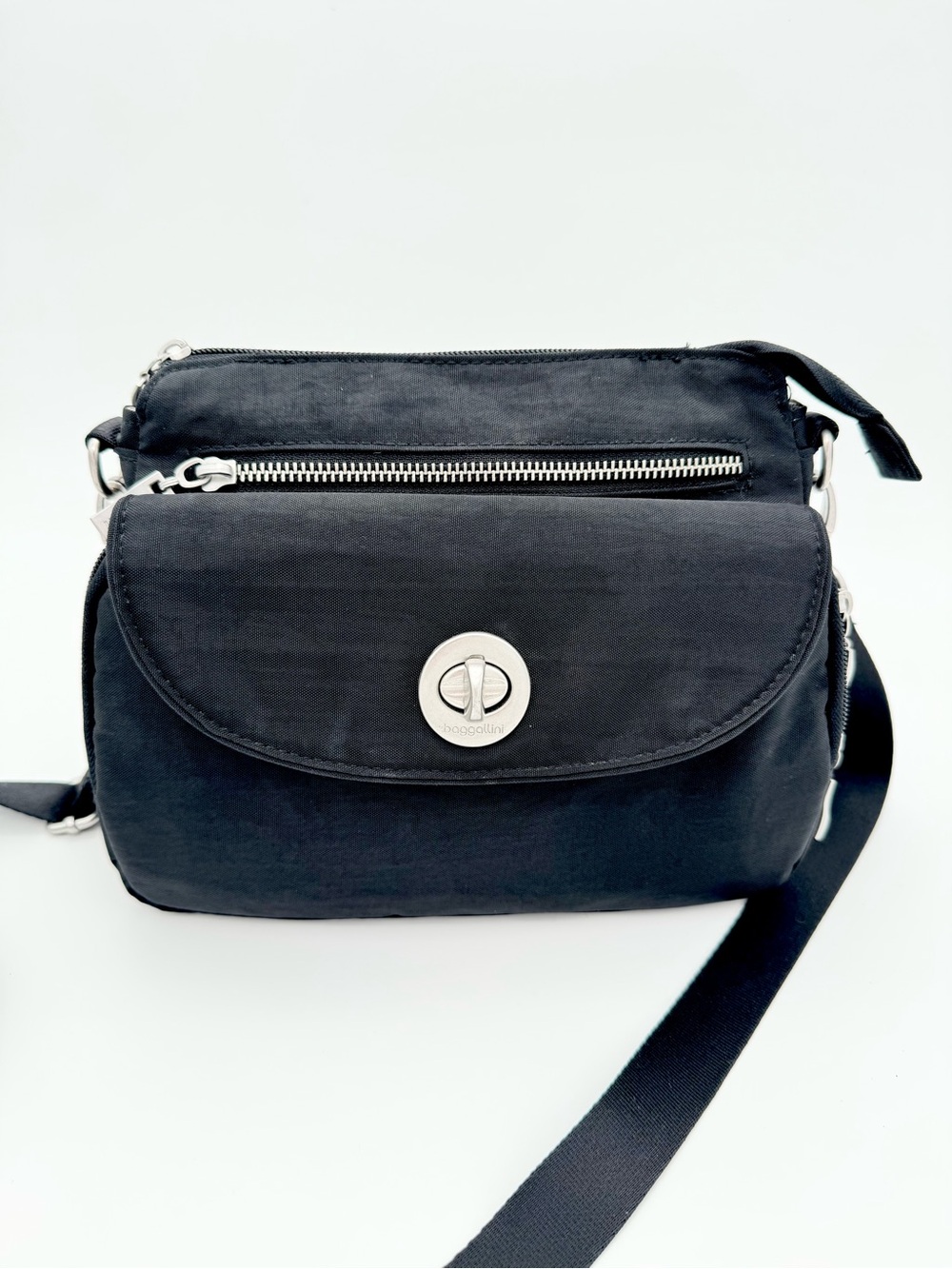 Baggallini Black Calais Crossbody Shoulder Bag - Picture 2 of 14